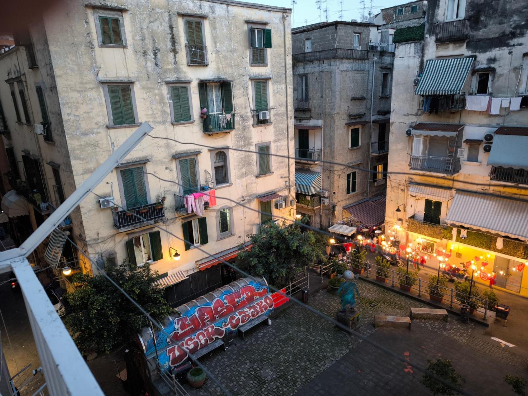 Casa Del Girasole Apartment Napoli Bagian luar foto