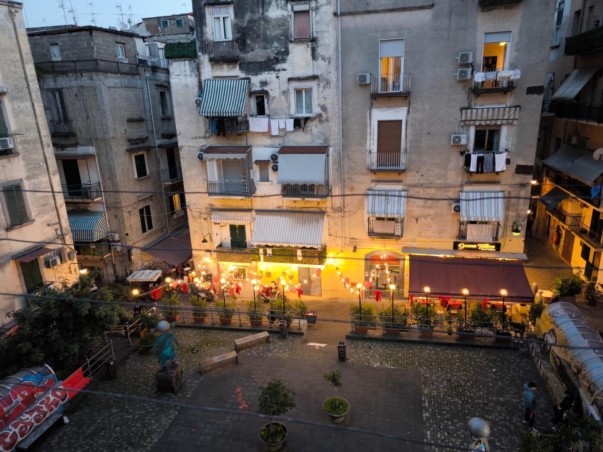 Casa Del Girasole Apartment Napoli Bagian luar foto