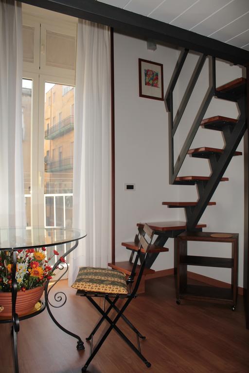 Casa Del Girasole Apartment Napoli Bagian luar foto
