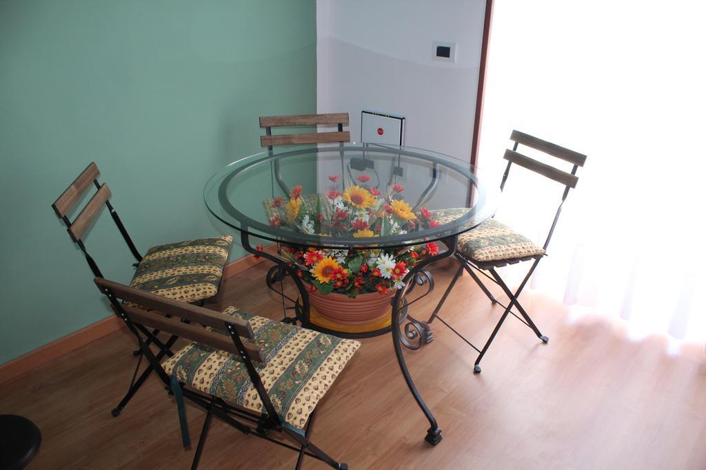 Casa Del Girasole Apartment Napoli Bagian luar foto